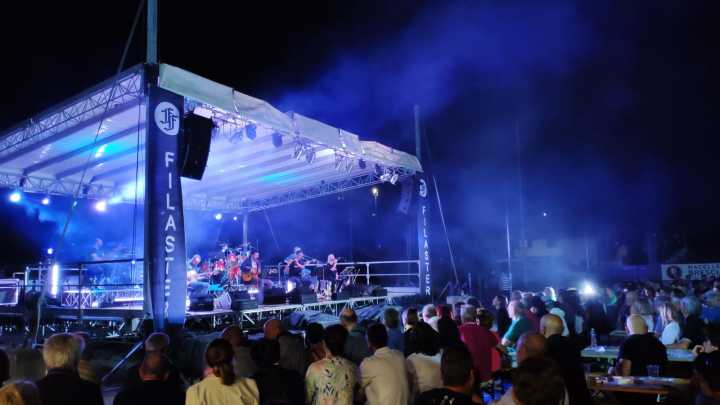 8pcs VR10 and 4pcs S8028 in Italy